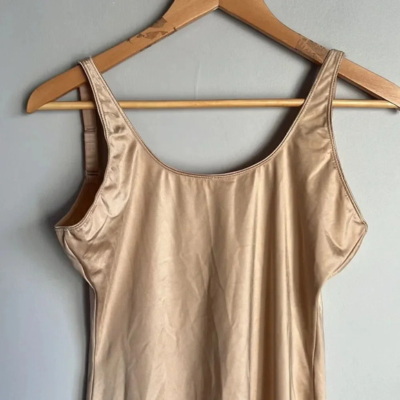 SPANX Slimplicity Open-Bust Mid-Thigh Bodysuit Shapewear - Picture 4 of 14